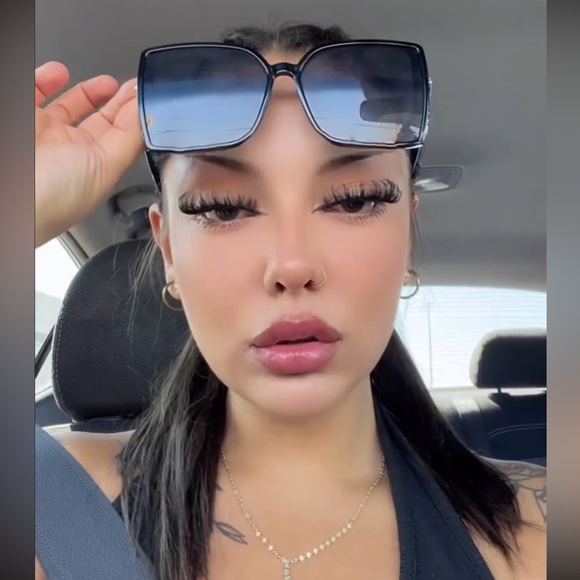 Meet your Posher, Asia - Picture 3 of 3